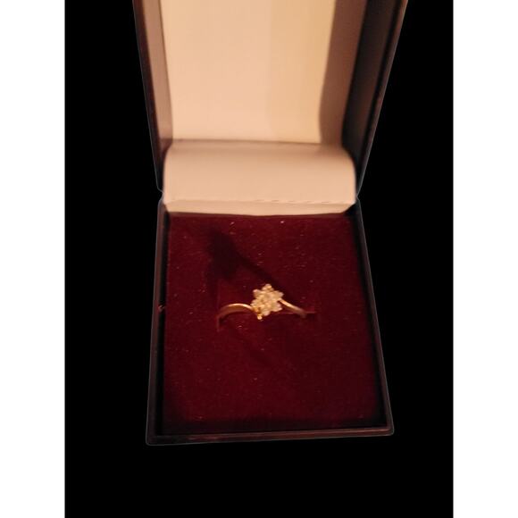 14kt Yellow Gold Women's Ring Diamond Cluster 7 Full Cut Diamonds - Picture 2 of 6